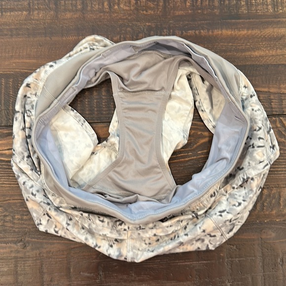 Lululemon Speed Shorts Original. - Picture 5 of 5